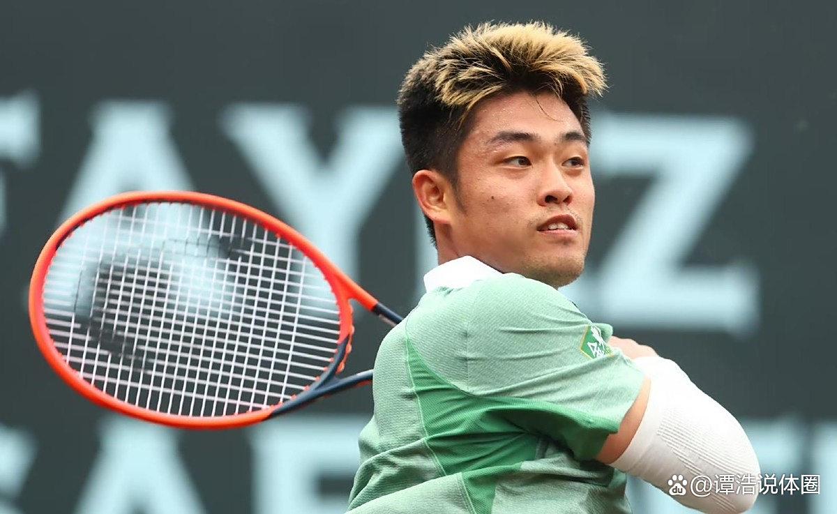 爱游戏官方入口-网球选手爆冷获胜，专家预测失准