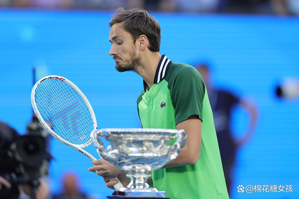 温网力克年终总决赛，梅德韦杰夫关键制胜