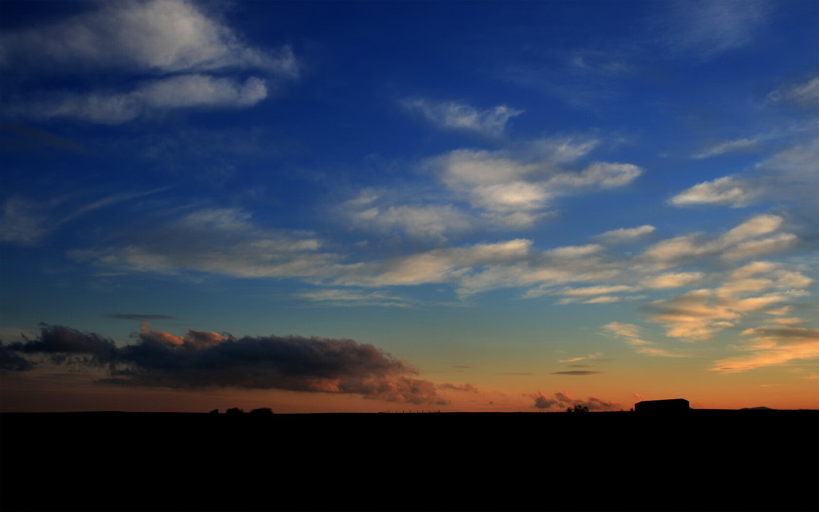 周冠宇，以指挥官之姿，率阿斯顿马丁上演大卫击败歌利亚