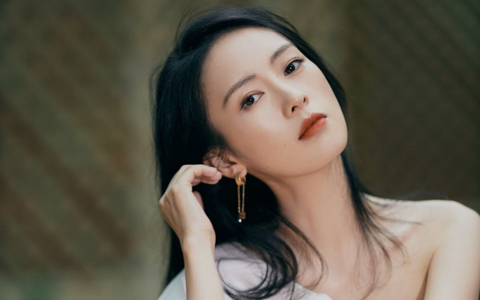 爱游戏-雨战绝境！金玟哉泰山压顶定乾坤，哥斯达黎加硬仗擒摩洛哥